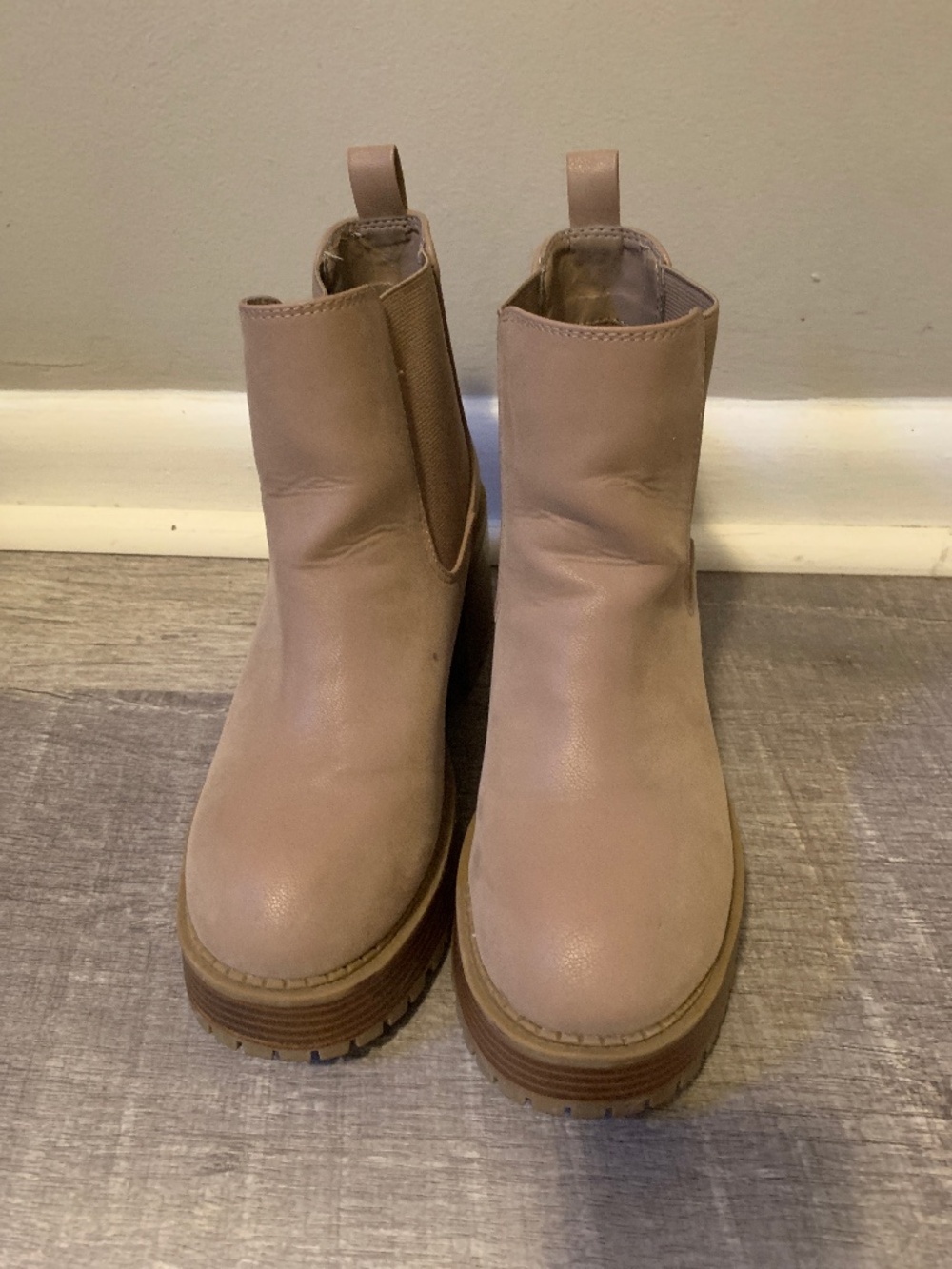 Mia platform Boots: size 8